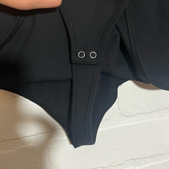 Abercrombie & Fitch Womens Bodysuit Black Long Sleeve Stretch V Neckline Large - Picture 4 of 7